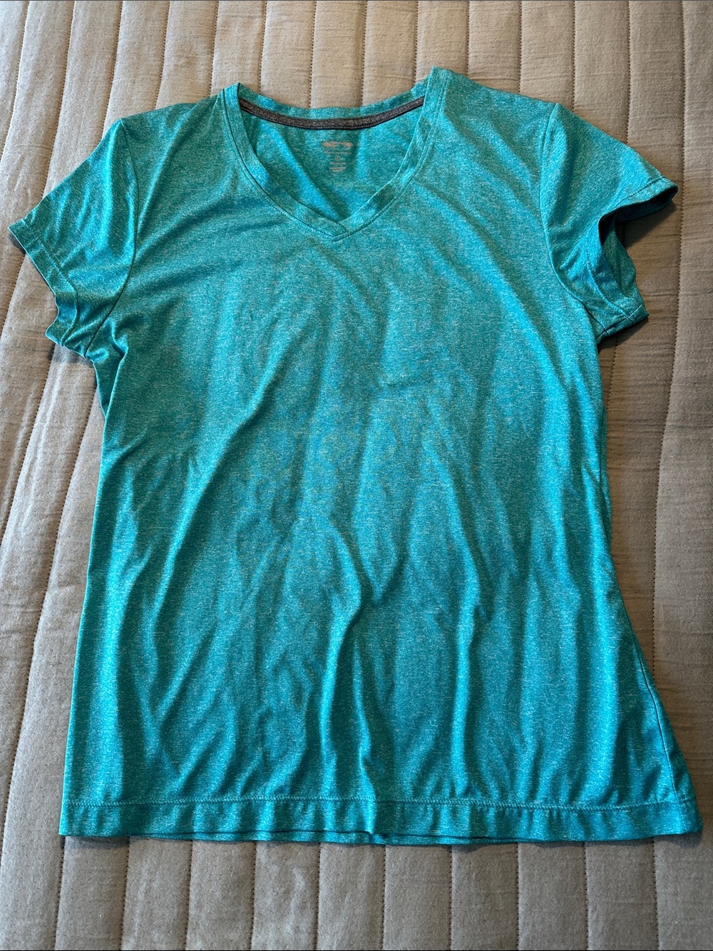 Cascade Sport Activewear top Women's Turquoise V-Neck Short Sleeve Tee